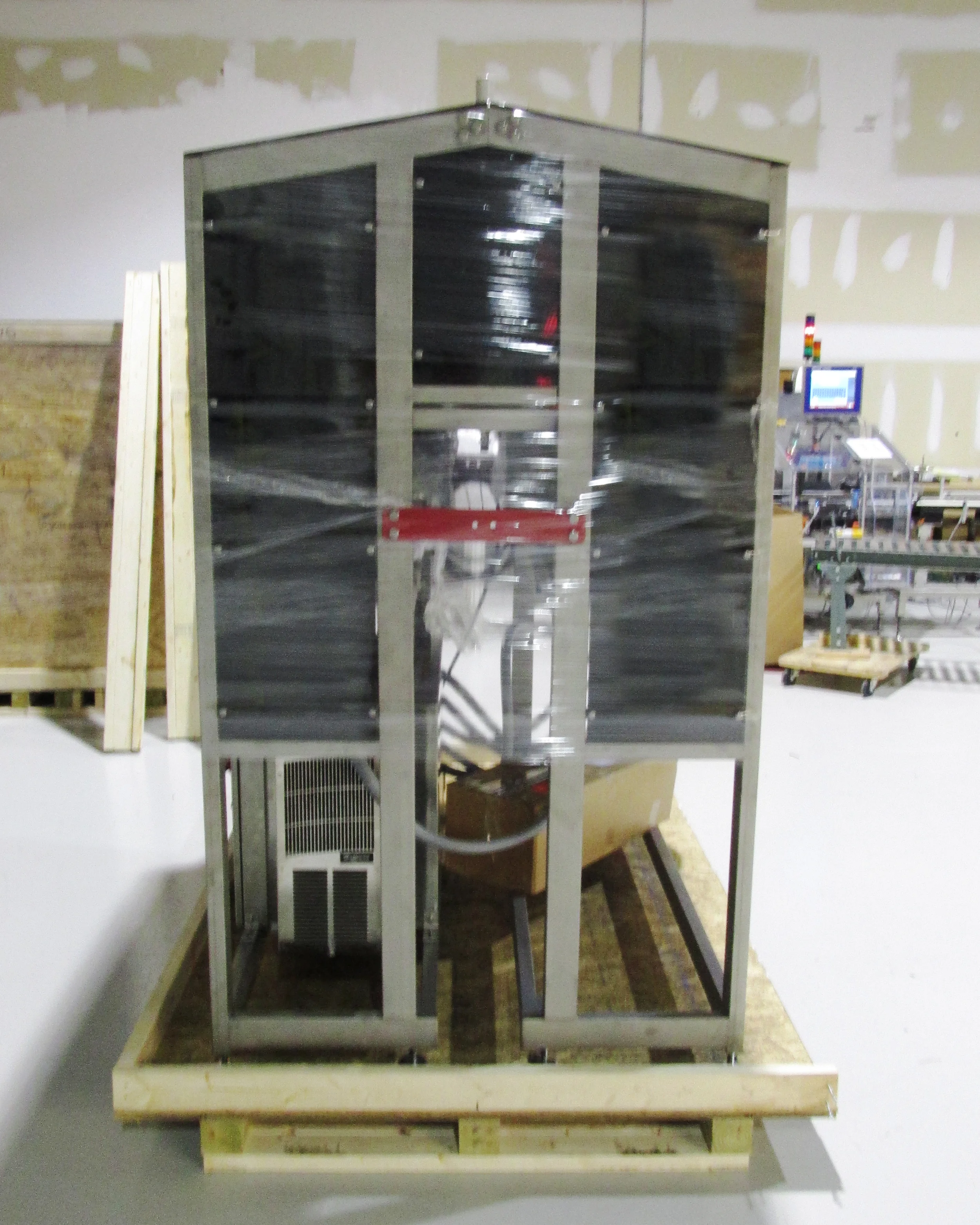 Onsite crating using single-use crate