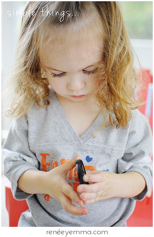 {Simple Things Sunday} Toddler Eyelashes + Tiny Hands