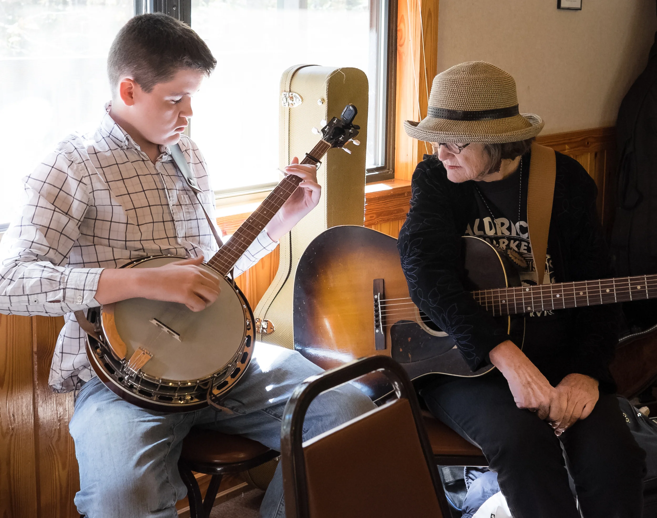 We Teach Folk The Alabama Folk School at Camp McDowell was founded in 2007. Our mission is to provide an opportunity at Camp McDowell to be inspired and renewed in a supportive community while learning from and experiencing master artists, artisans and musicians. 