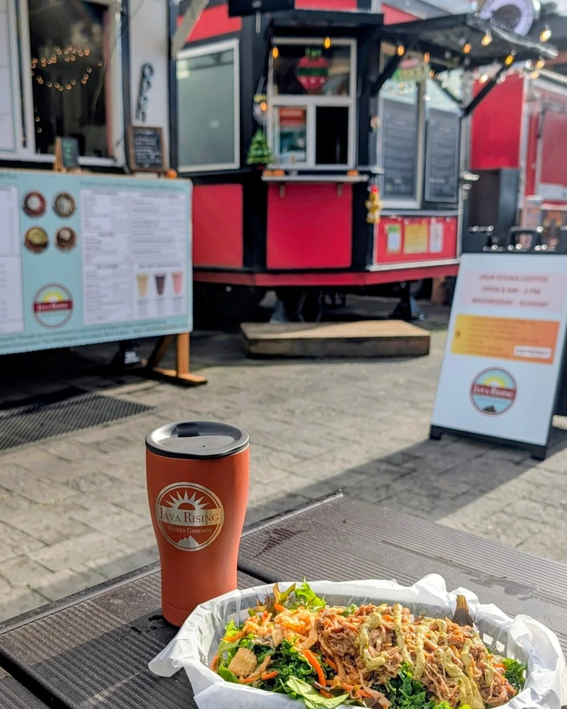 Lunch or dinner plans? 🔥
Come through The Hot Box BBQ for slow-smoked goodness, fresh sides, and all the comfort vibes. Grab a seat or take it to go&mdash;either way, we&rsquo;ve got you covered. See you soon! 🍖🔥
@java_rising_coffee @panypueblopdx