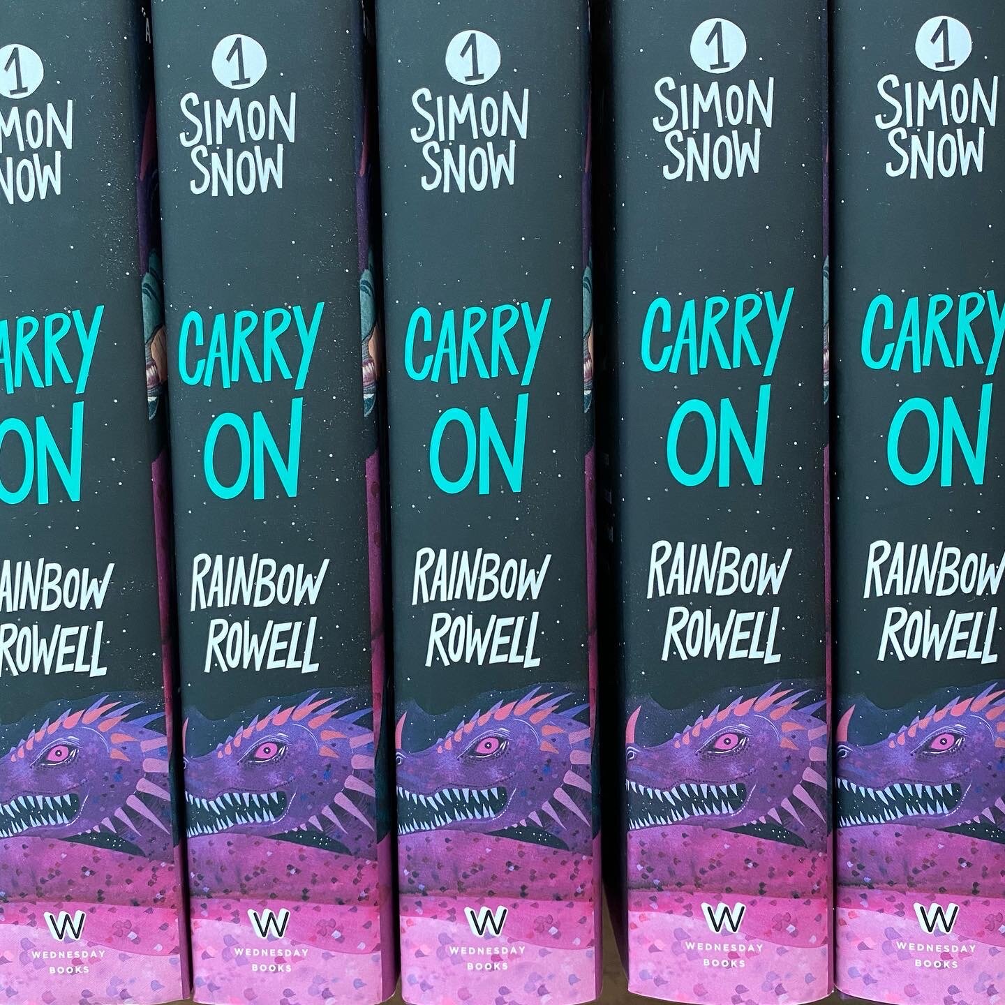 Carry On: A Novel (Simon Snow Trilogy, 1)