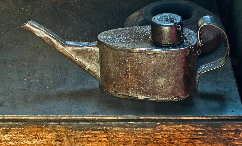 The Oil Can by Gerry Froy - C (int)