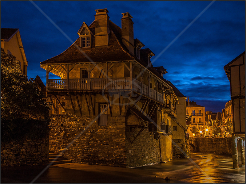  Salles Des Bains at Night by Ian Griffiths - HC (Int) 