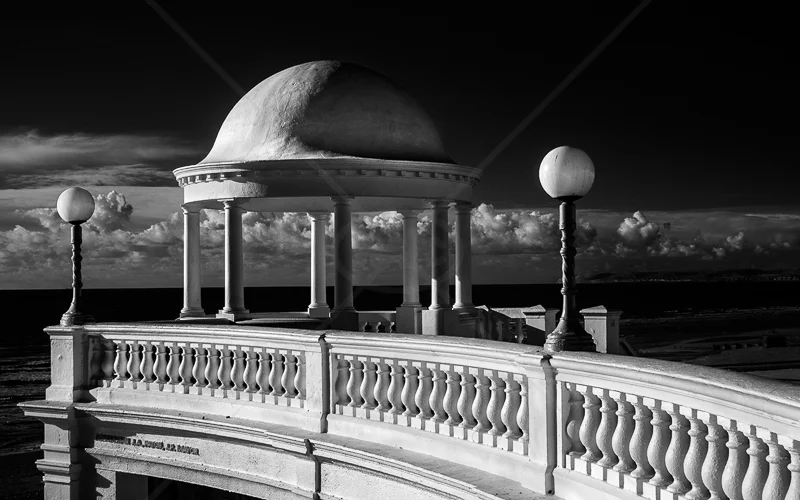 Colonnade by Norman O'Neill - C (adv mono)