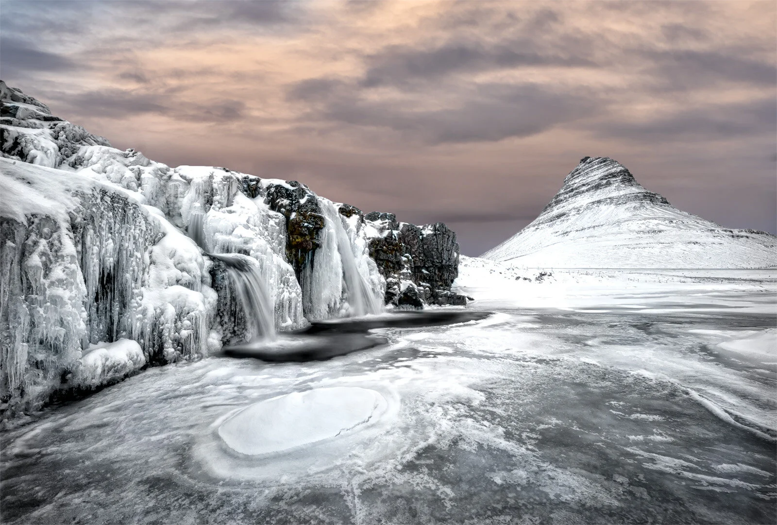 ’Iceland - a sole journey’ an online talk with Mike Sharples,ARPS,MPAGB,EFIAP,ABPE