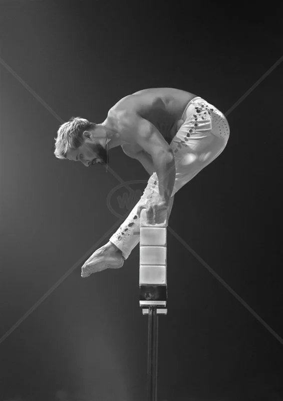  Hand Stand by Steve Rex - 2nd Adv (Mono) 