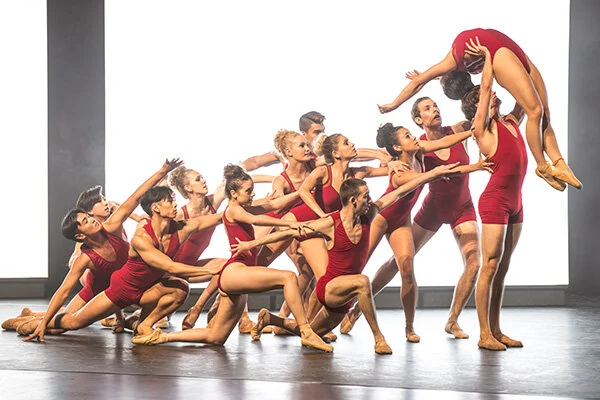 websiteCenter_Stage_Ricardo_Hubbs-.jpg