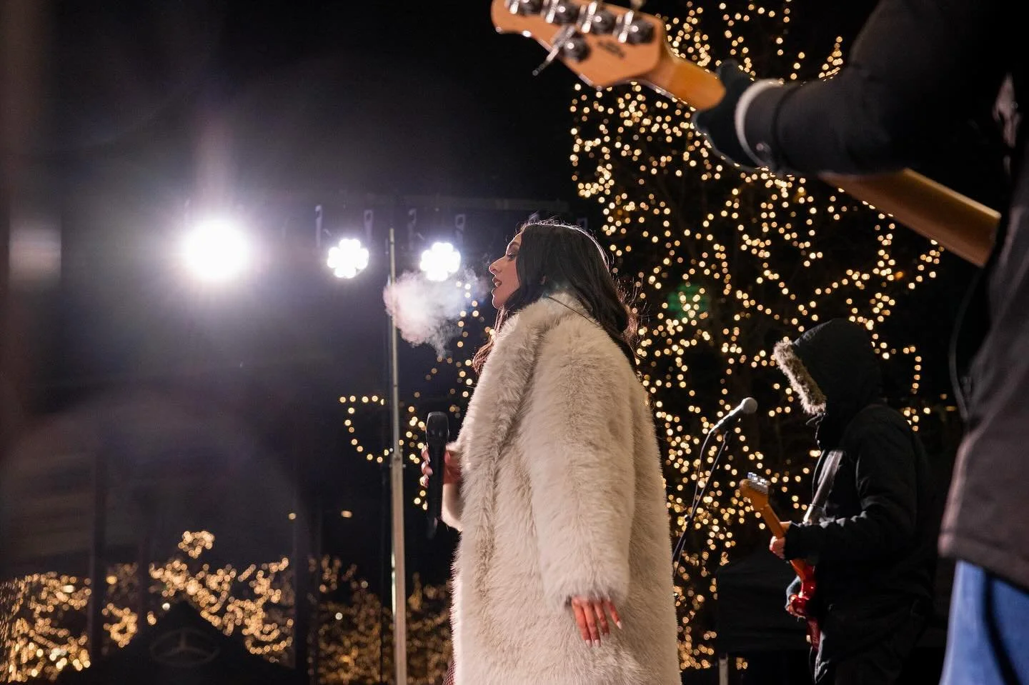 ❄️ A Winter fairytale - we&rsquo;re still dreaming of Frozen Friday.

A huge thank you to everyone who bundled up and danced with us in the cold. And thank you to Jason Wighton for capturing the magic so beautifully.
.
.
.
📷: @jw__photo 
@townofnewm