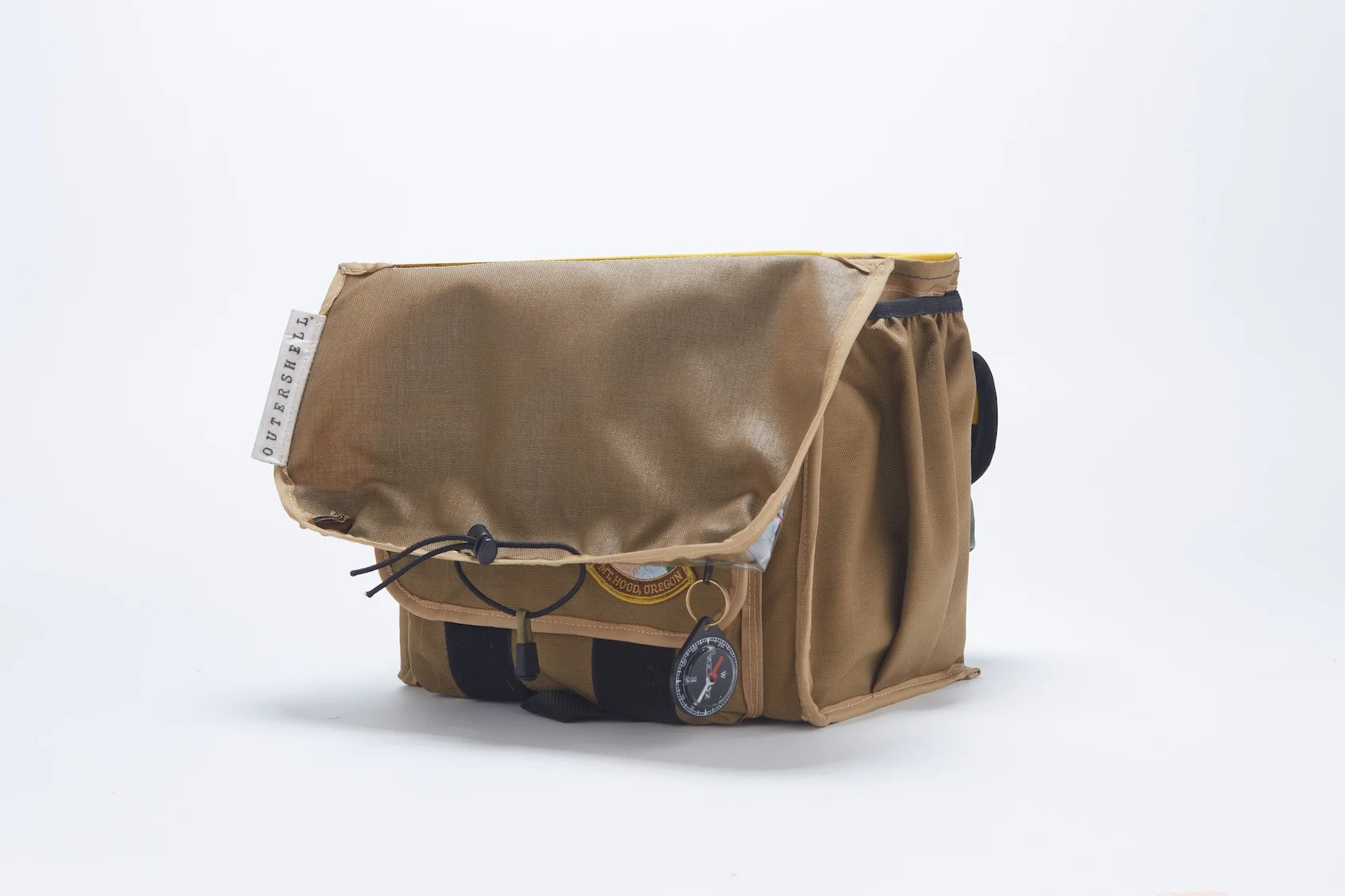Top open with compass zipper pull