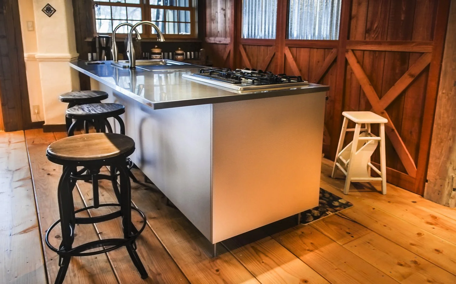 ags-chalet-25-kitchen-upstairs.jpg