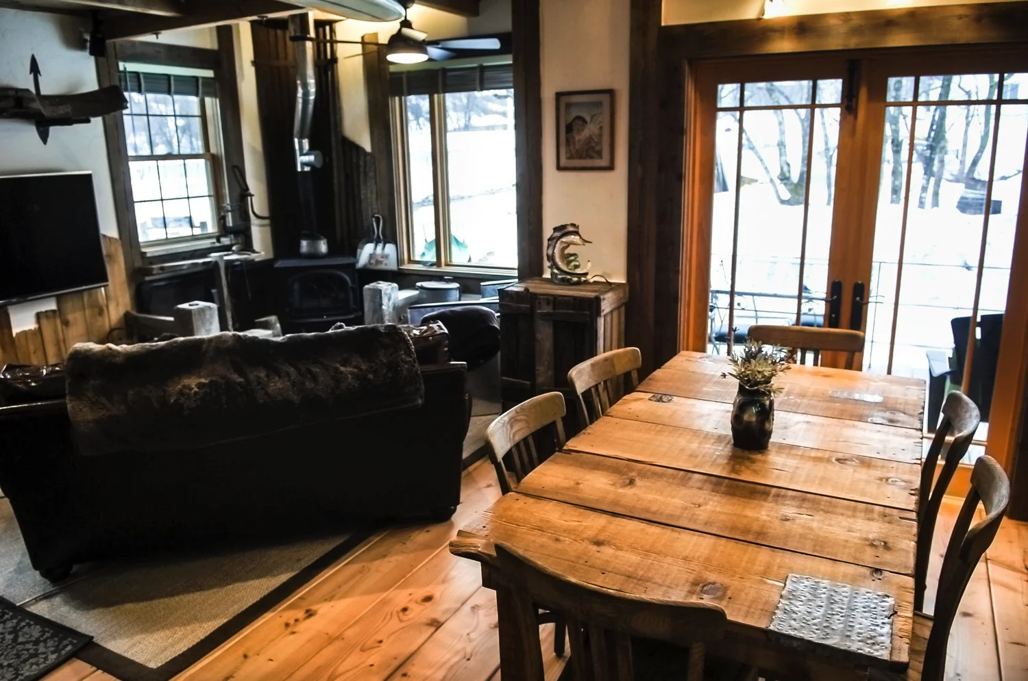 ags-chalet-14-dining.jpg
