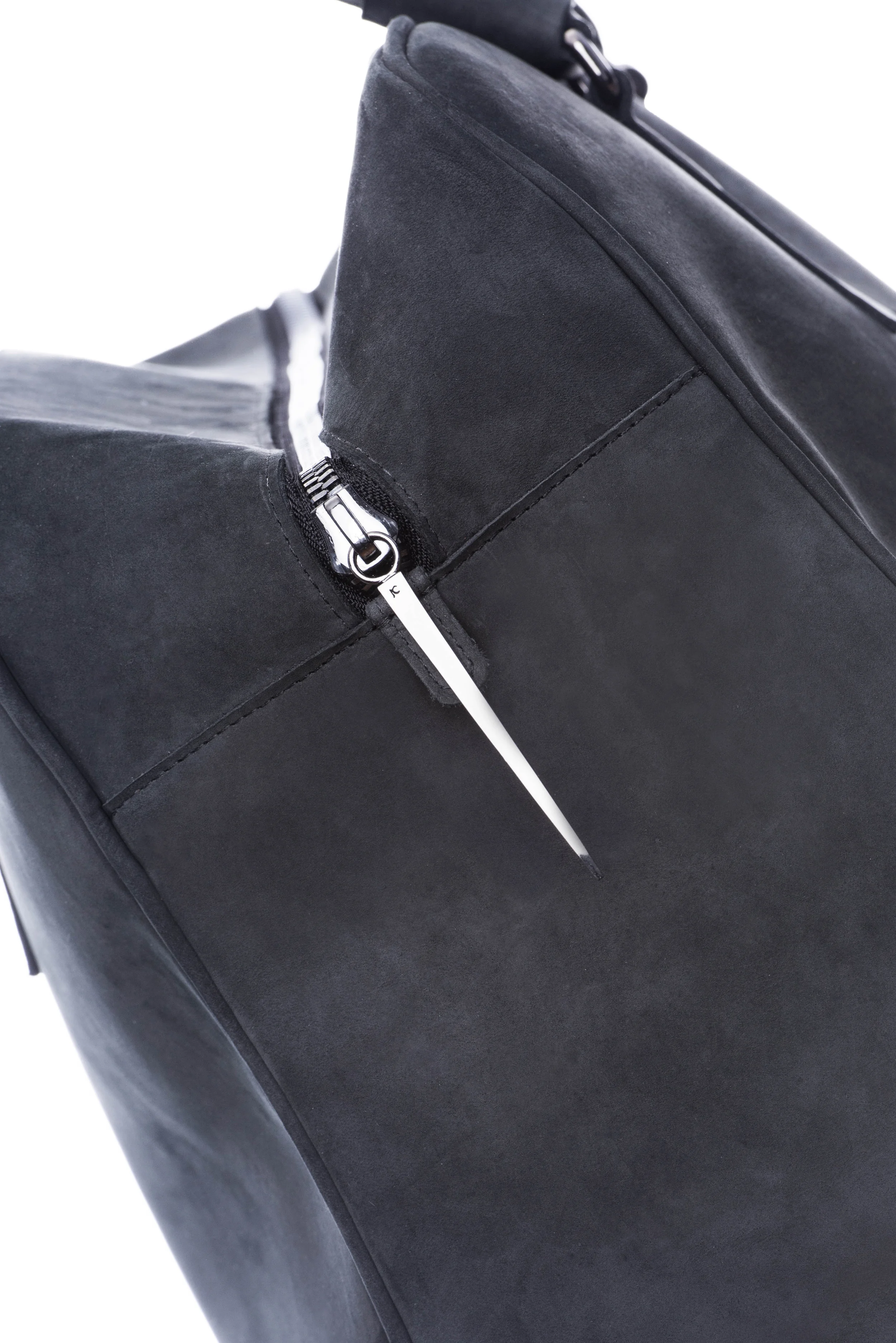 Nubuck Traveler bag in gray