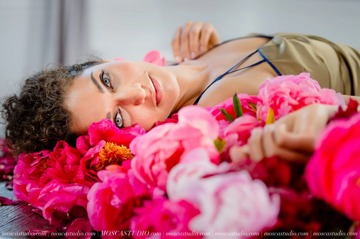00111-MoscaStudio-layneau-lingerie-shoot-20150510-SOCIALMEDIA.jpg