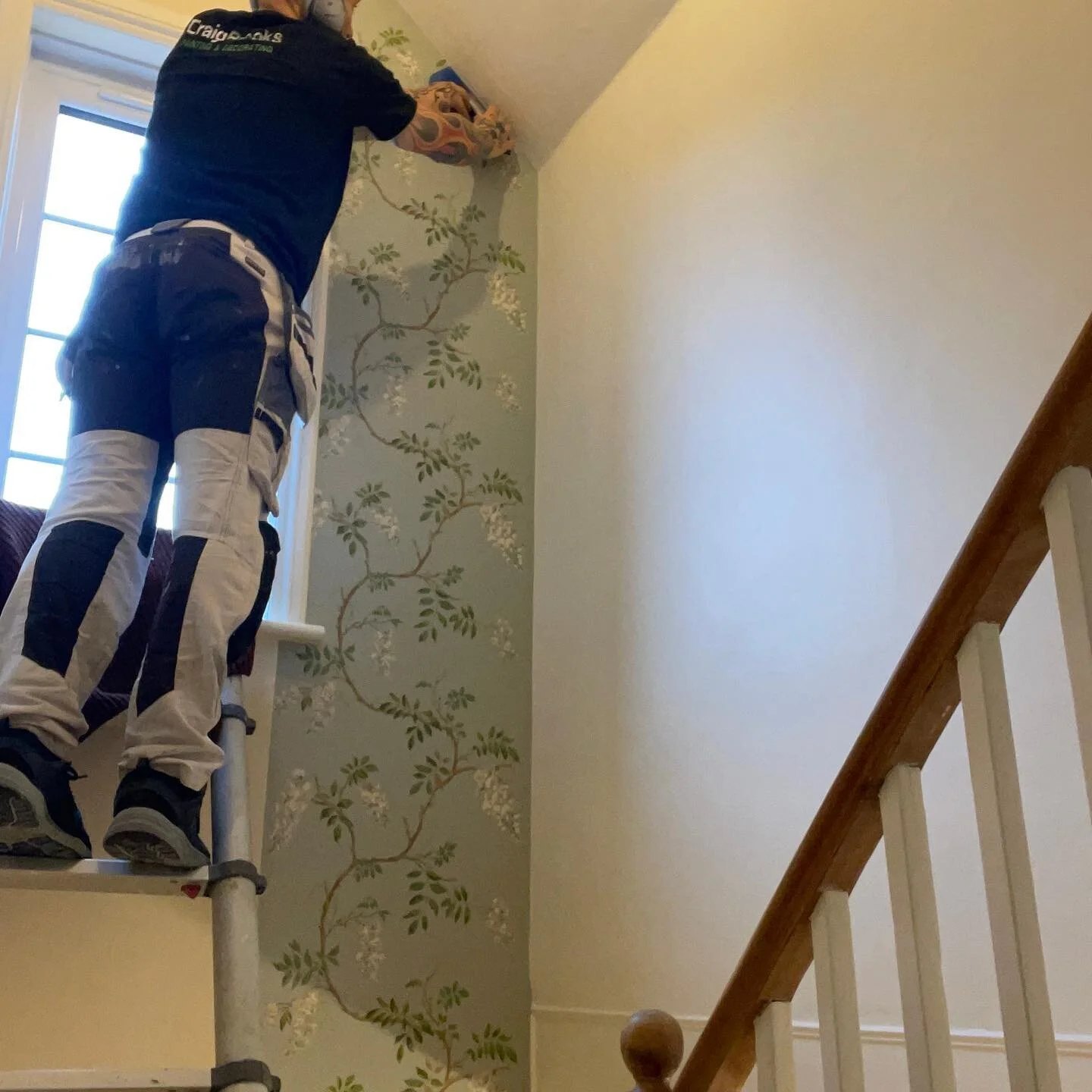 Last job of the year and it&rsquo;s a tricky one!

#wallpaperhanging #wallpaper #stairwell #decorator #wiltshire