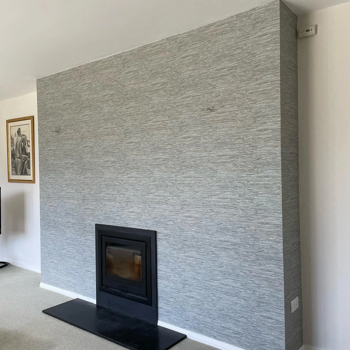 Started the week off with a feature wallpaper in Warminster 

#wallpaper #featurewall #decorator #wiltshire #featurewallpaper #designerwallpaper