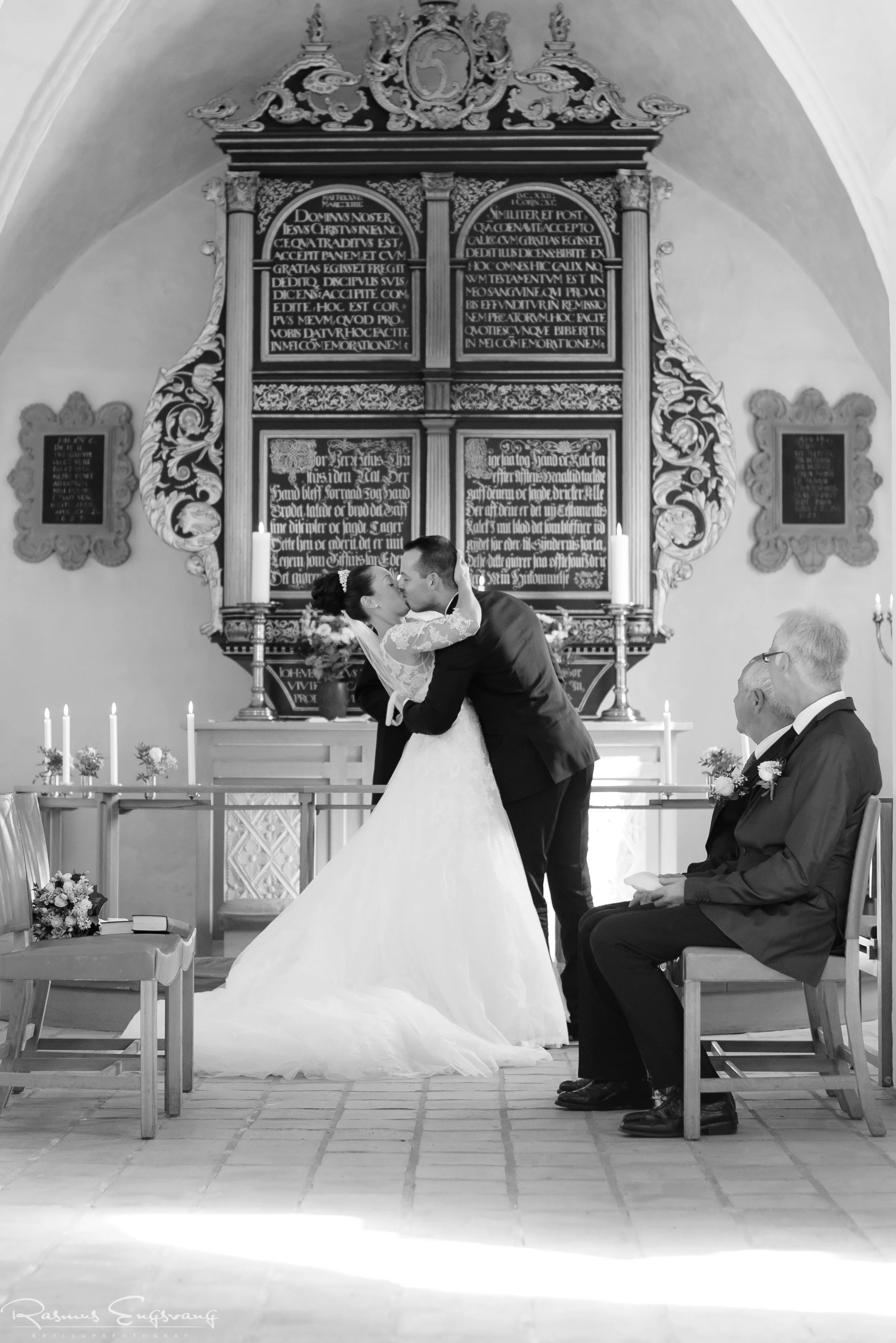 Vielse_Brudepar_Bryllupsfotograf.jpg