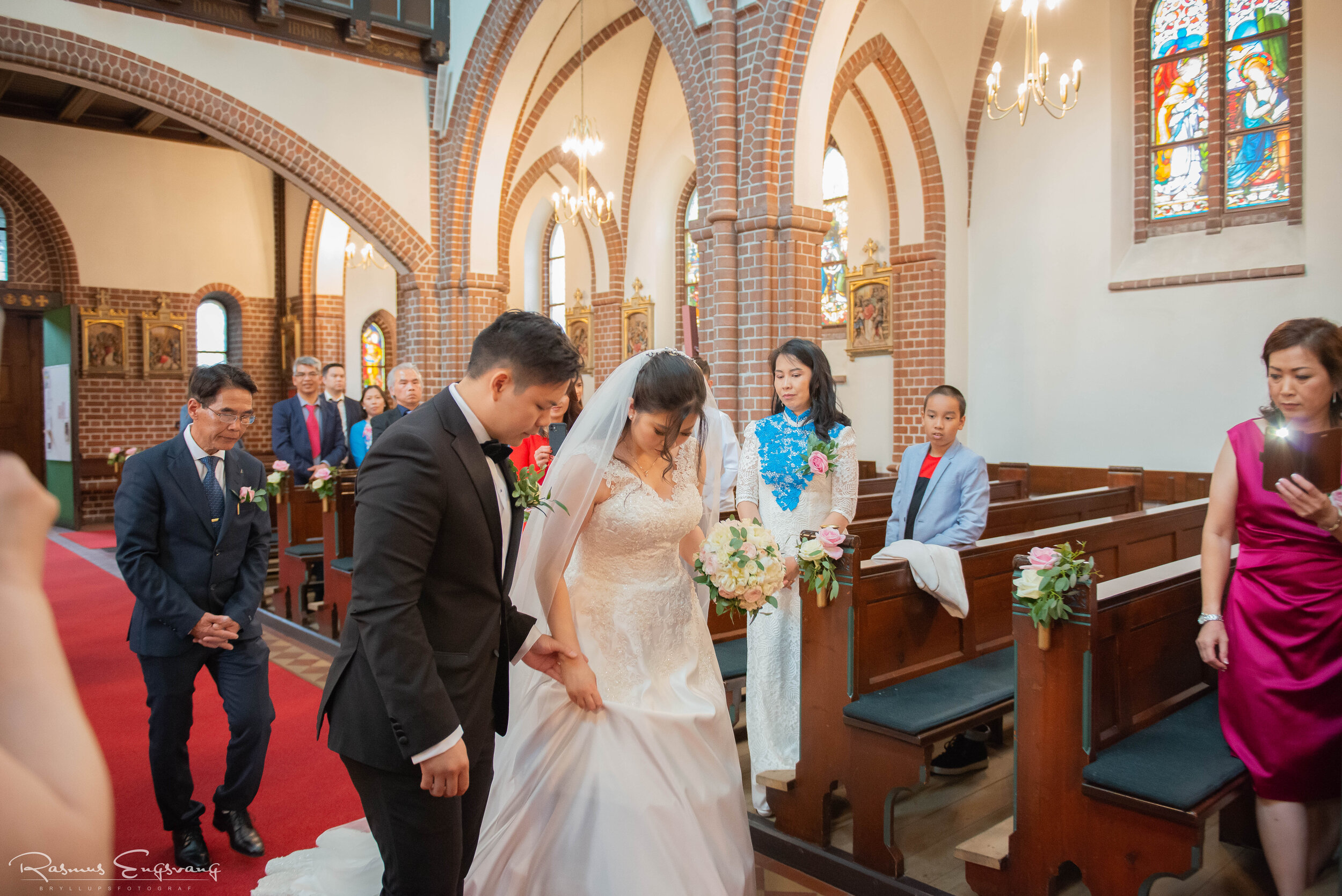 Odense_Bryllupsfotograf_Katolsk_Bryllup_Vielse_Sankt_Albani_Kirke-313.jpg