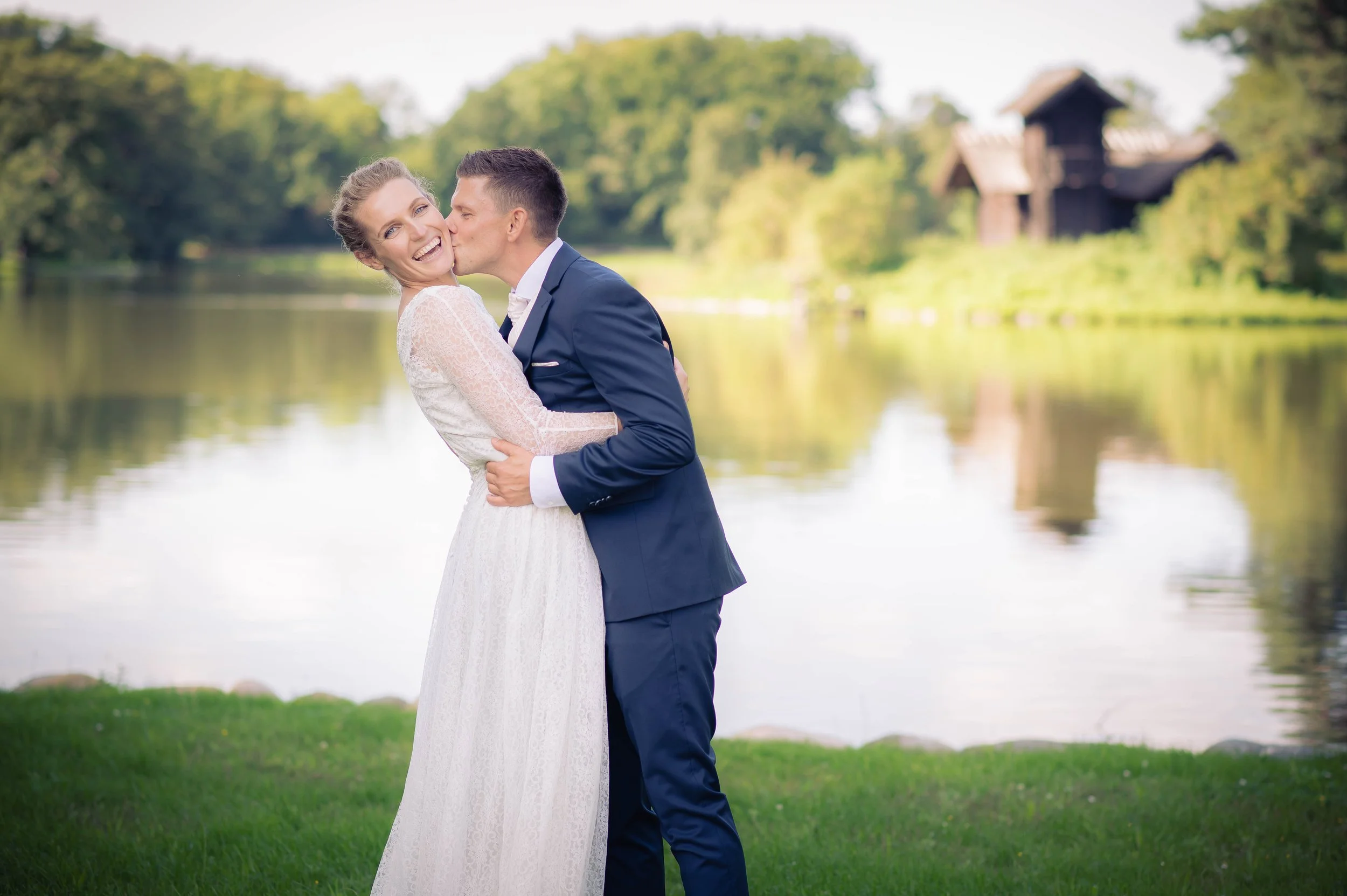 Hildur &amp; Michael – Frederiksborg Slotshave – Allerød Privatskole – Bryllupsfotograf Nordsjælland