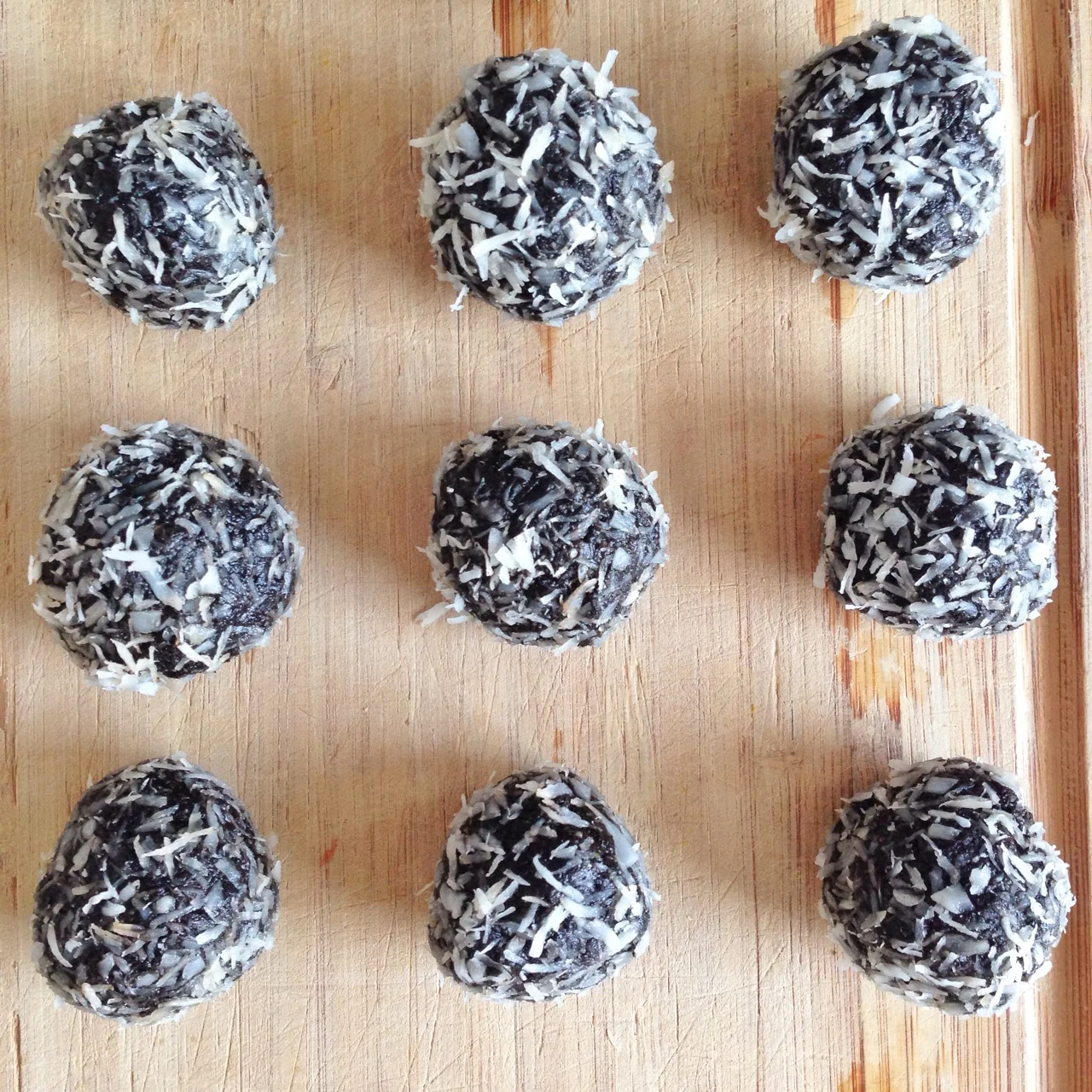 Pack A Protein Punch - Chocolate Spirulina Protein Bliss Balls