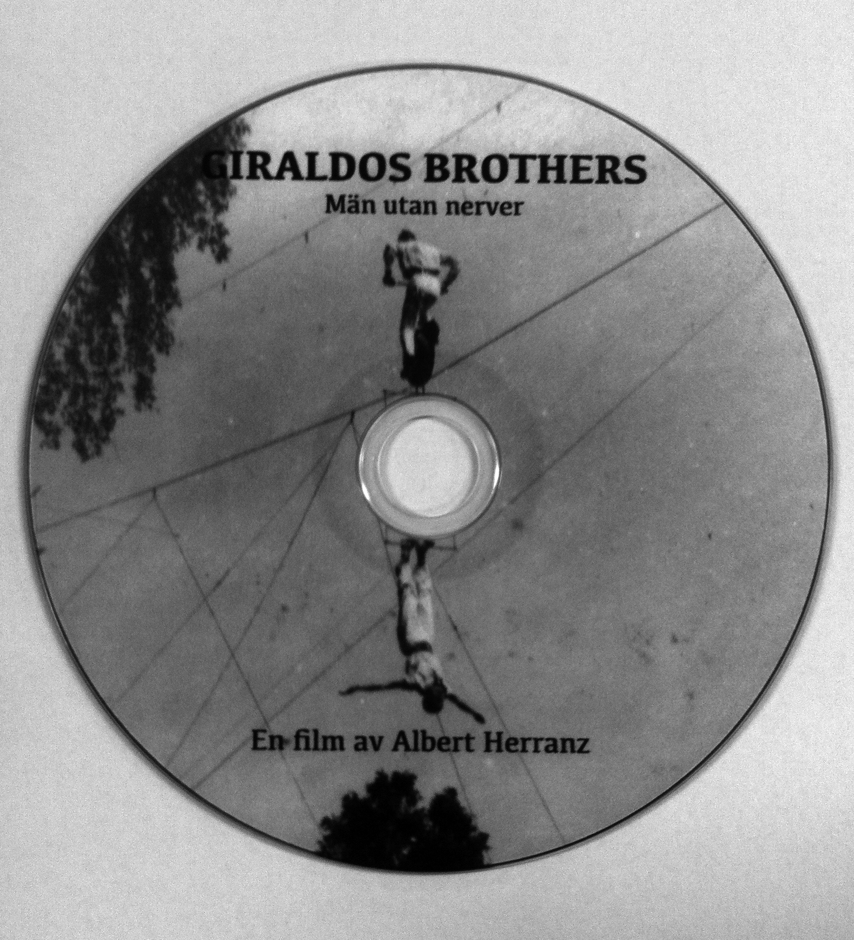 GIRALDOS BROTHERS. MÄN UTAN NERVER
