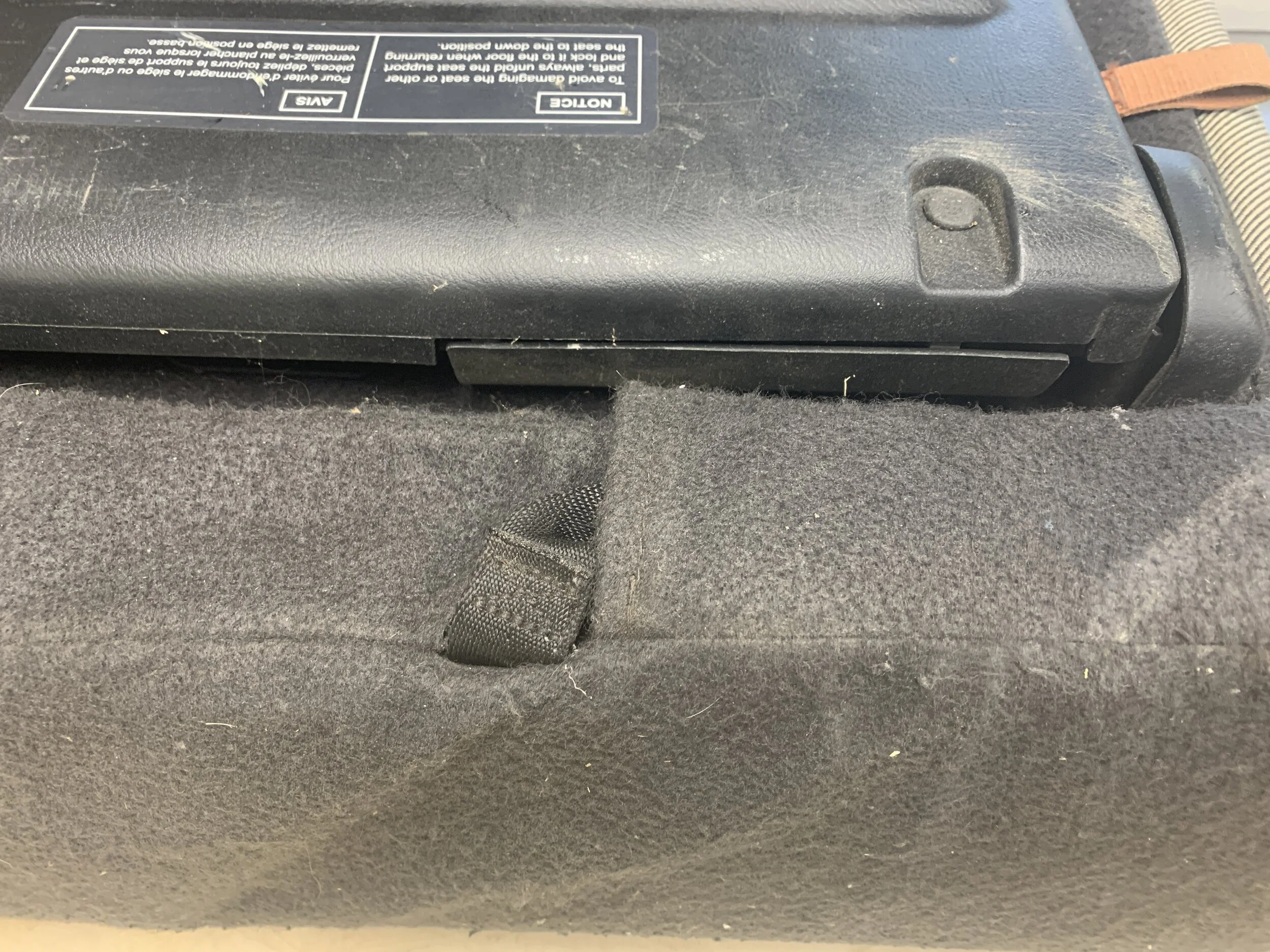 clip fully tucked into pocket.JPG