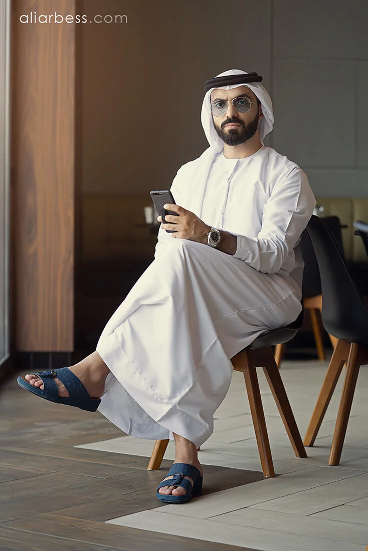 Arab Moldel لبس خليجي إماراتي Dubai.jpg