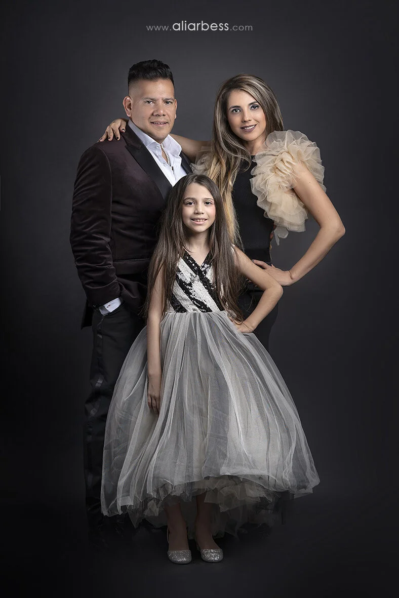 familly photoshoot dubai Abudhabi.jpg