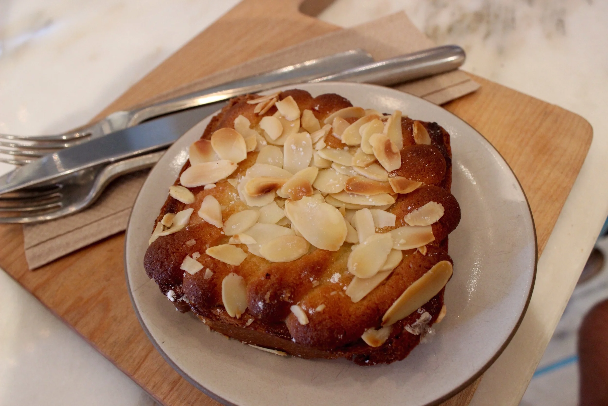 Brioche loaf with dulche de leche and marzipan