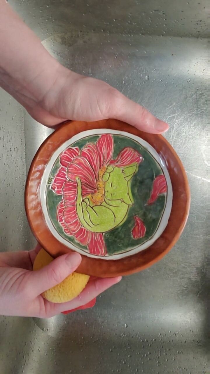 The final stages of a piece before if gets listed and sold ❤️ I sand each piece wherever there is bare clay, using 220 grit sandpaper and higher to get everything smooth.
Lately I've been thinking about using some #terrasigillata to create a more ve