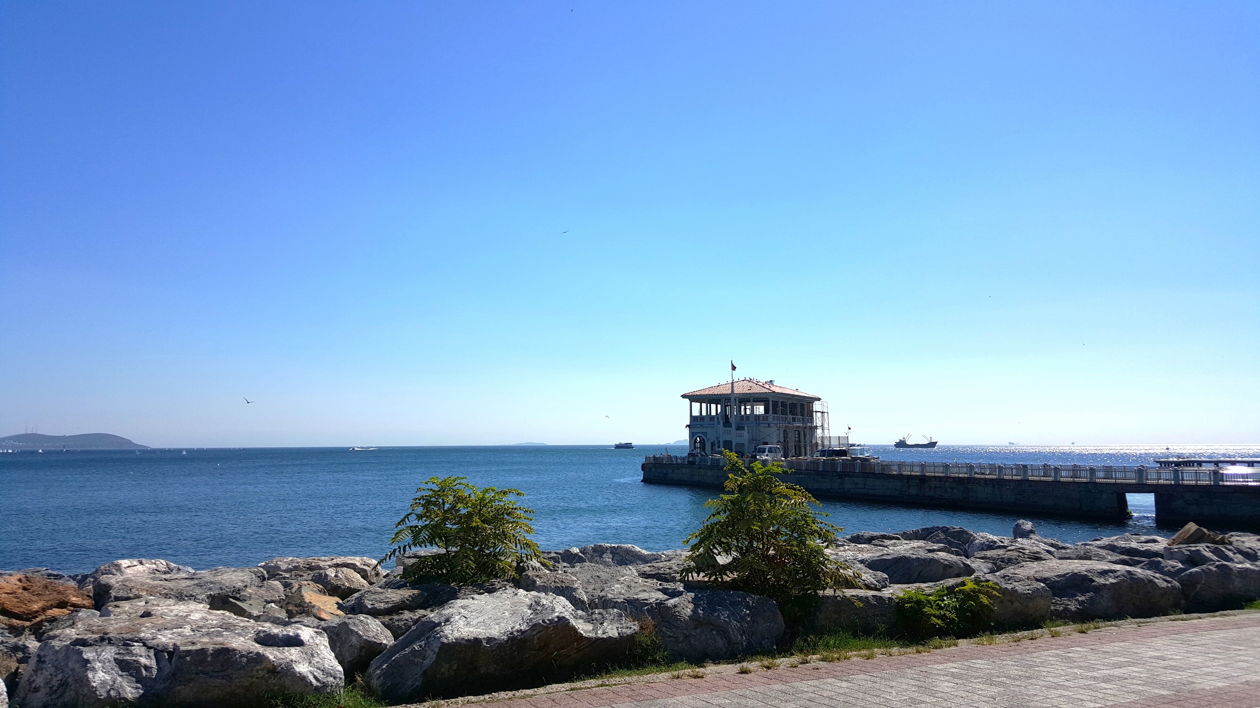 Moda Pier, overlooking the Sea of Marmara. 