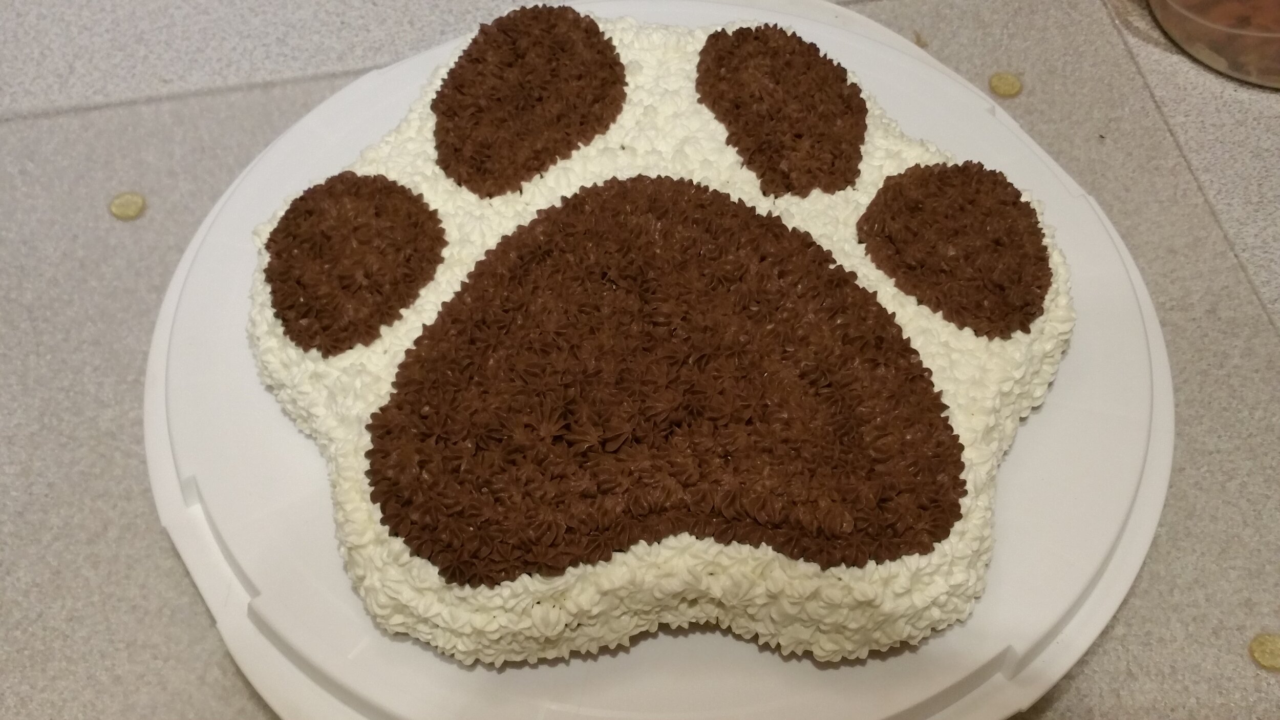 paw print cakes