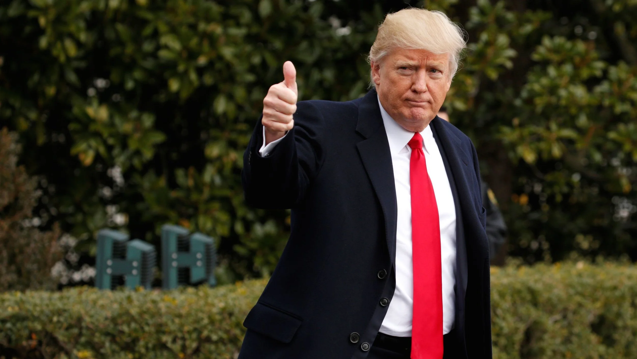 THIS COSTUME IS GOING TO MAKE HALLOWEEN GREAT AGAIN! 