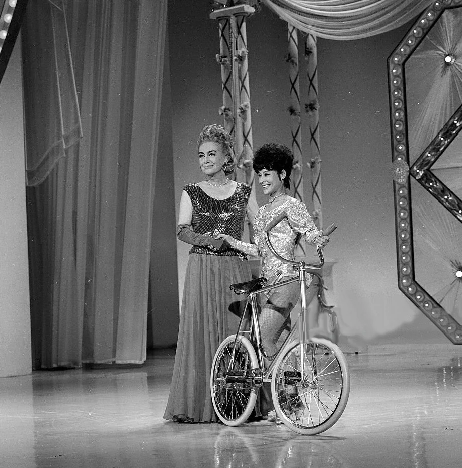 Japanese ballerina does freestyle BMX tricks 53 years ago; in heels.