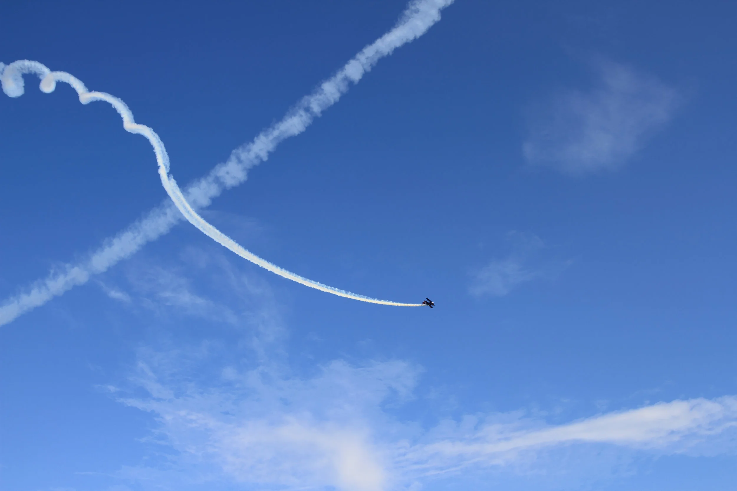 Suicidal mechanic hijacks aircraft, performs a loop-the-loop, then crashes into an island.