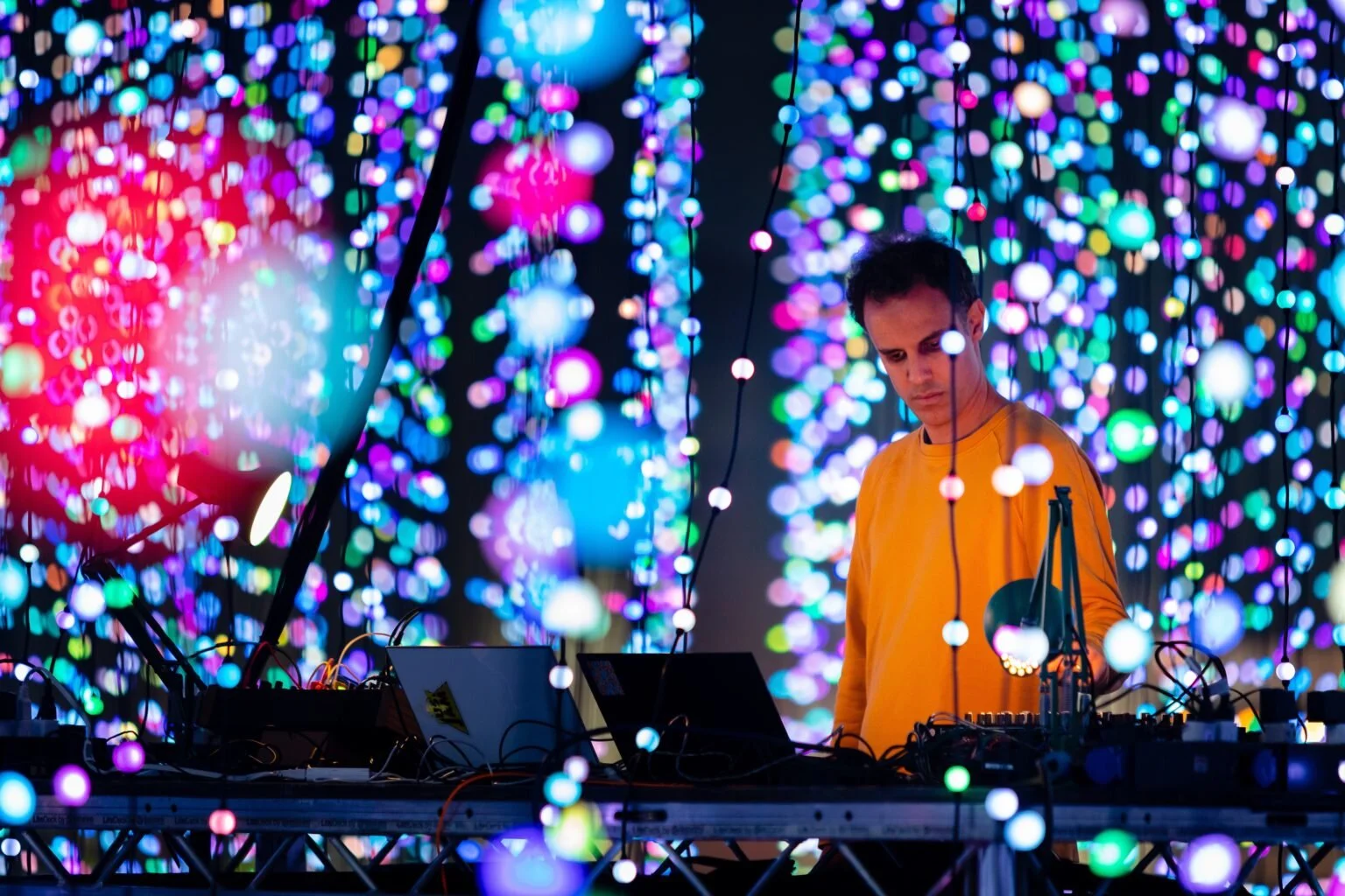Quarantunes // Four Tet Streaming From Isolation