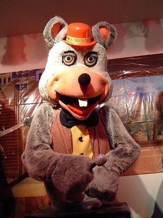 Chuck E Cheese changed their info in Grubhub apps to Pasquales Pizzaand