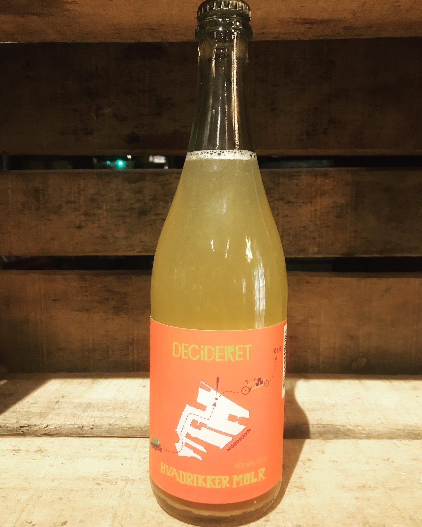 Just in time for the holidays, petnat cider from @decideret is a real treat! 
Slightly funky, tart, and bursting with apple flavor. Available now!