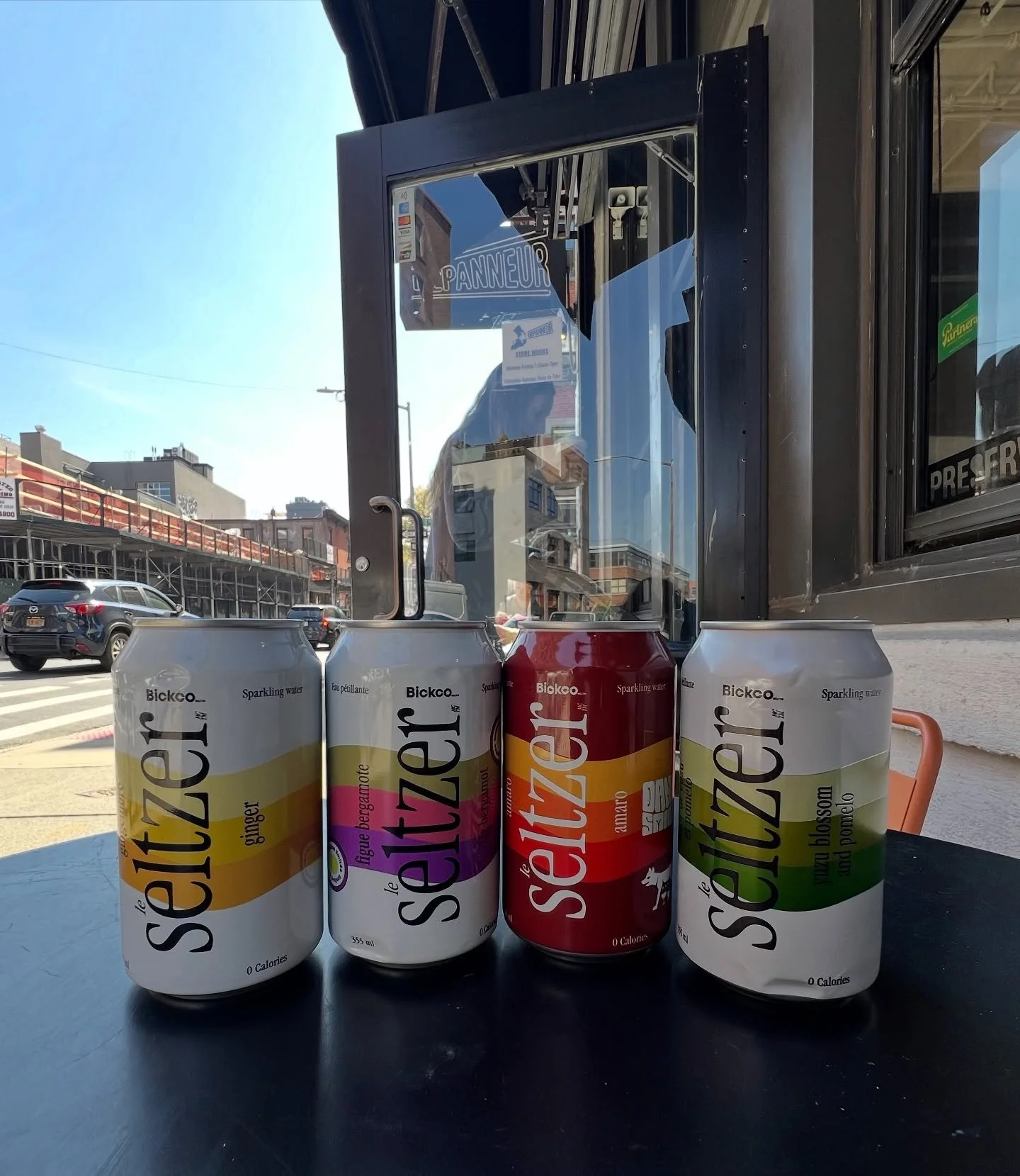 Le Seltzer would be &ldquo;it&rsquo;s finally getting warm&rdquo; obsession at D&eacute;panneur.
0 calories. Plenty of bubbles and bold flavours. Made in Montr&eacute;al. Cold can. Sunny walk. Done. ☀️🥫