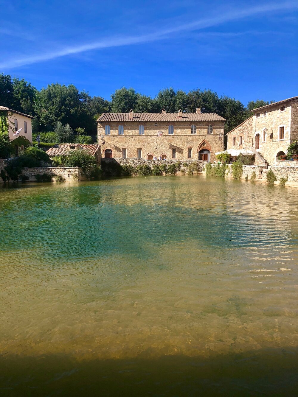 bagnovignoni-italy-orcia-thermalhotsprings.jpg