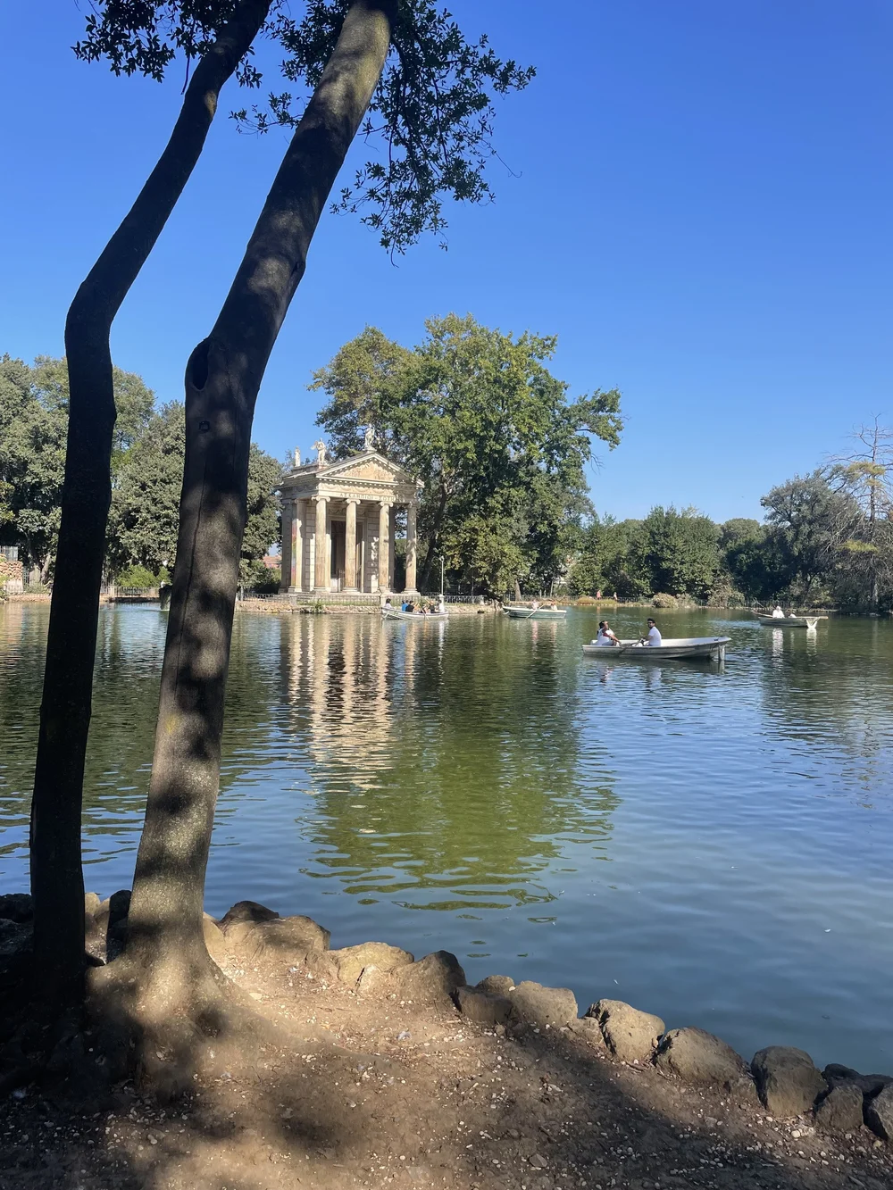 rome-borghesegardens-lake.jpeg