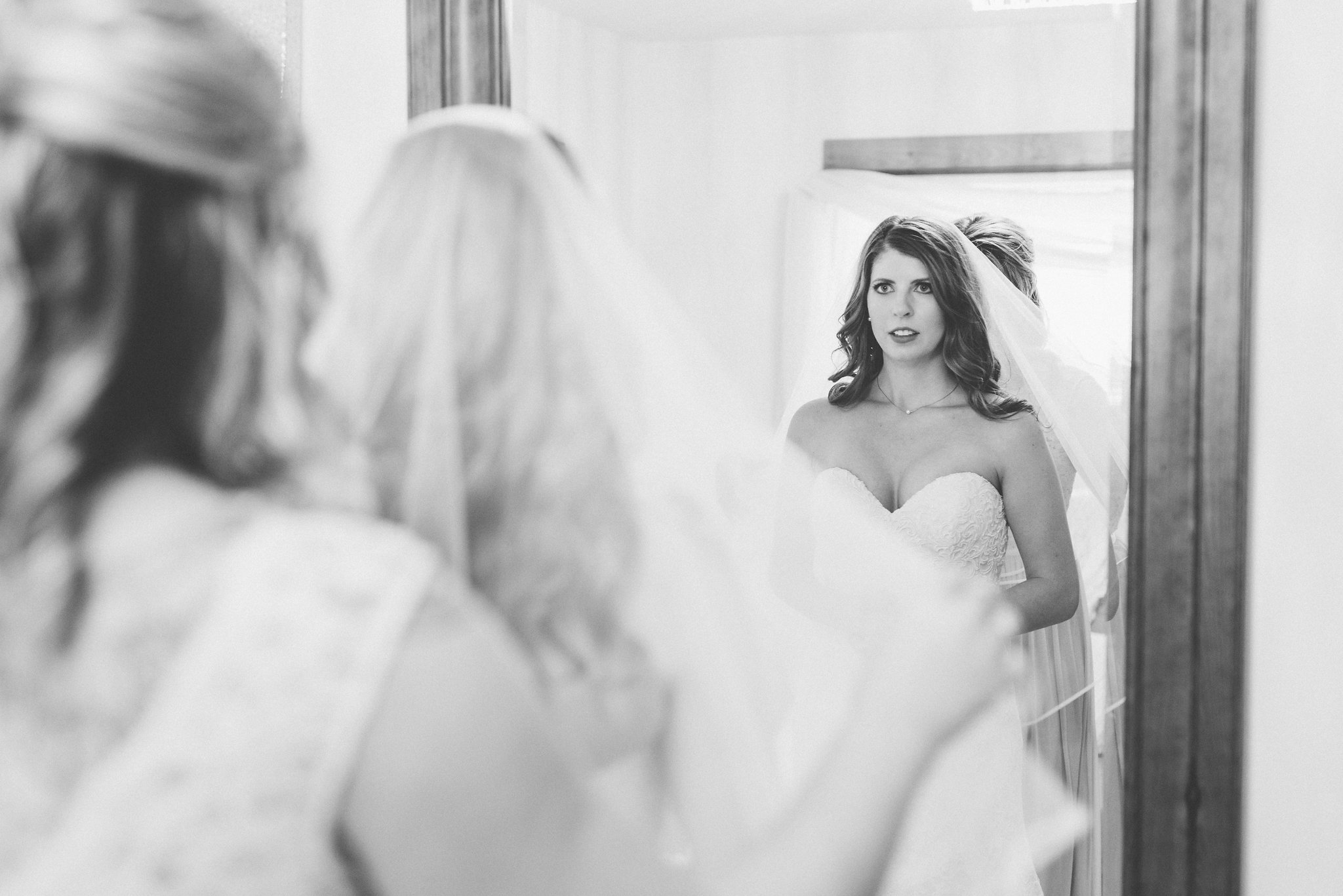 Matt&NicoleFlower(38of978).jpg