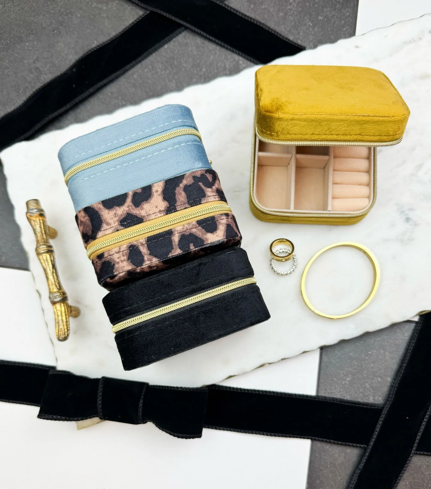 OUR FAVORITE WEEKEND SALE AND GIVEAWAY IS HERE 🪩✨

VELVET JEWELRY CASE
with PURCHASE over $75

25% OFF KATIE J
30% OFF SKIRTS AND SETS
$20 EARLY FALL SALE RACKS

Shop EARLY FRIDAY in GC 9-12 and
10-12 in RVC and TAKE 25% OFF ALL SWEATERS!!

&hellip;