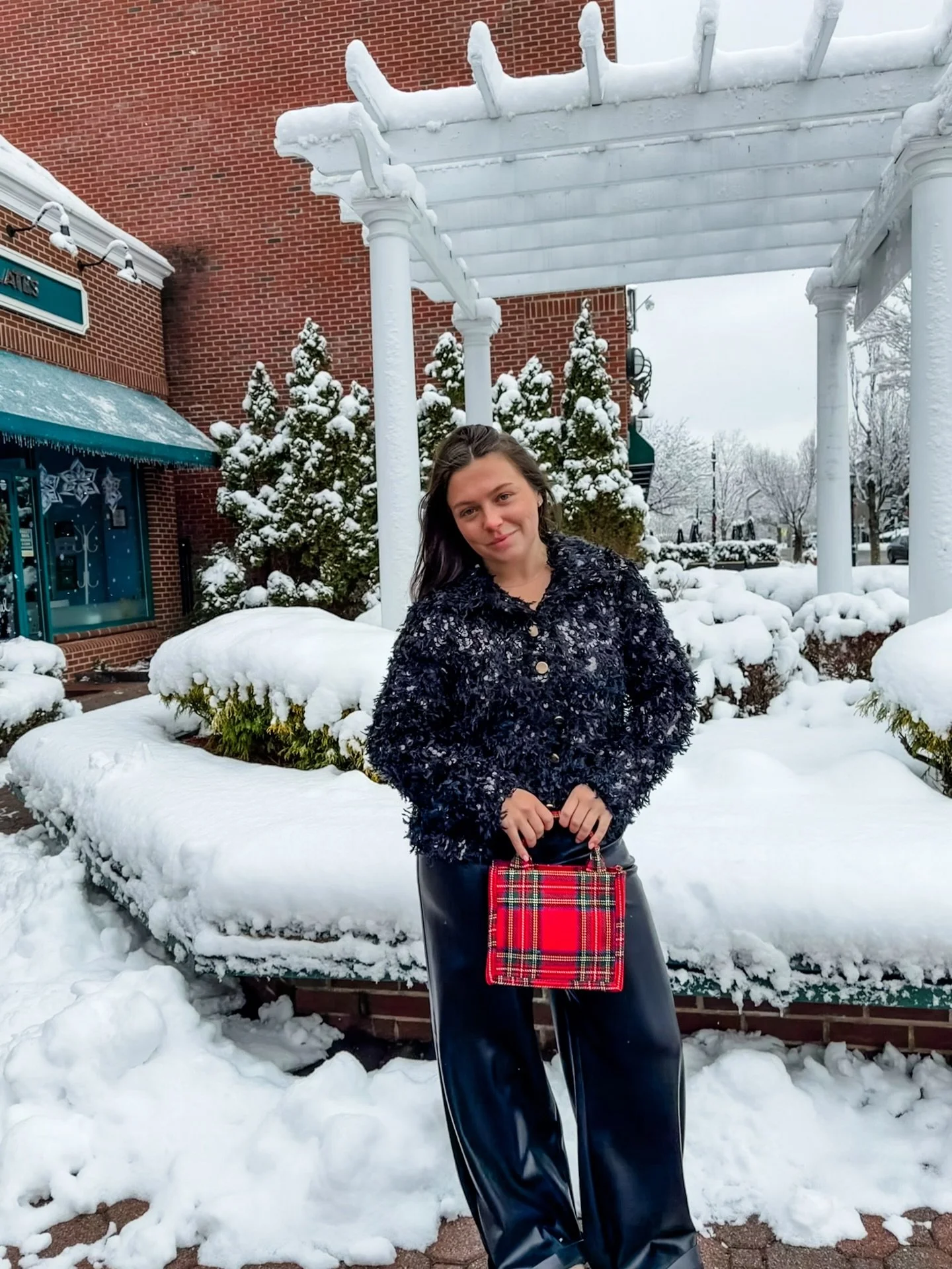 FOUR shopping days left 🎀✨