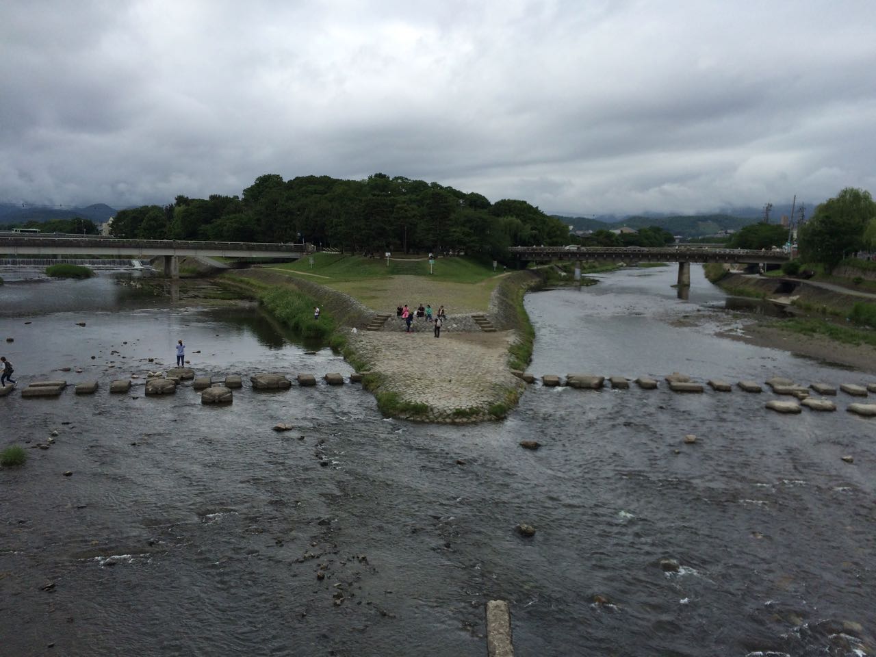 Rivers combining to form Kamogawa at Demachi Yanagi