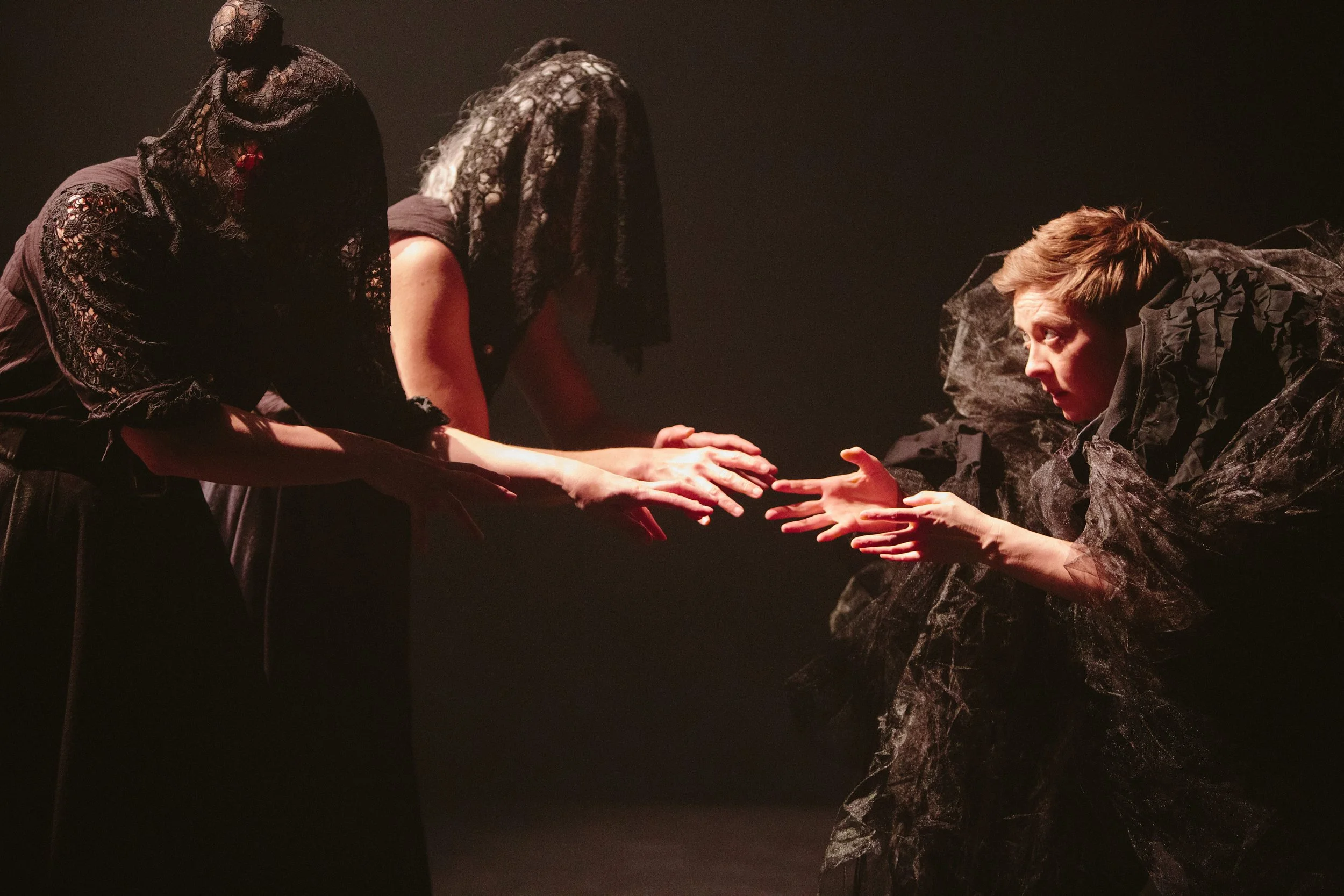 Frontier-Eric_Pic_Raven_Furyhands.jpg