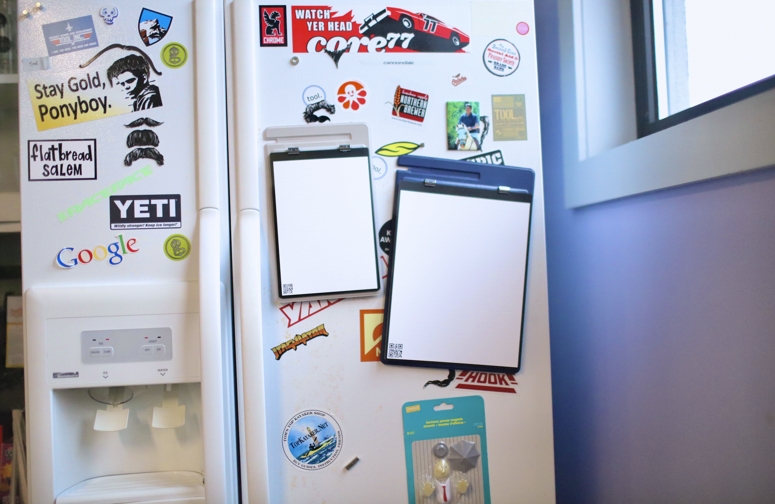 Rocketbook-magnetic-reusable notebooks - on-fridge.png