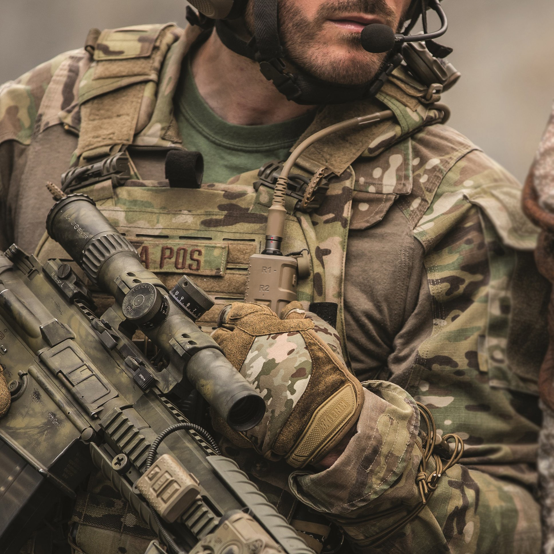 military-radio-device-design-marcus-hanna-preview-02.png