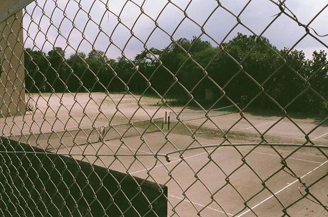 Shot on Fujicolor Natura 1600 film. -
-
-
#jfxllpicturethis #kyoto #japan #fujicolor #natura #fujicolornatura1600 #filmphotography #thefilmcommunity #35mm #analog  #日本 #京都 #アナログ  #tennis #tenniscourt #ifyouleave