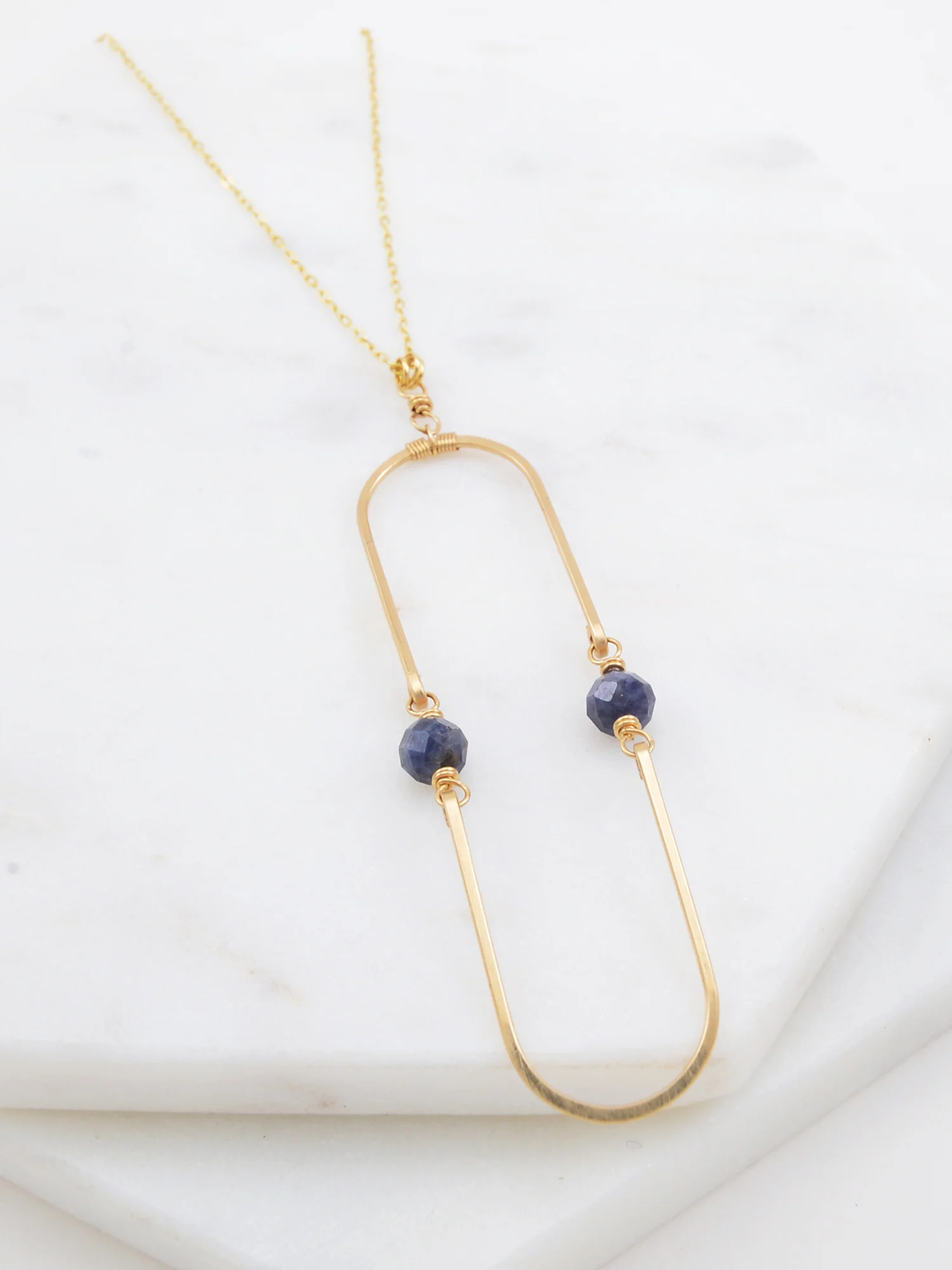 minimalhammeredgoldgemstonenecklace2.jpg