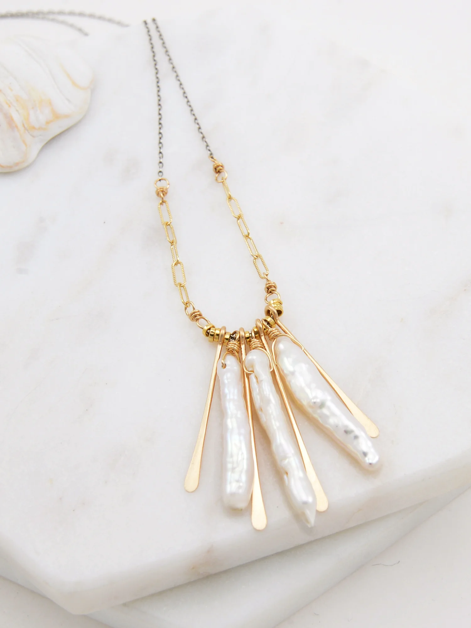 mixedmetalpearlnecklace2.jpg
